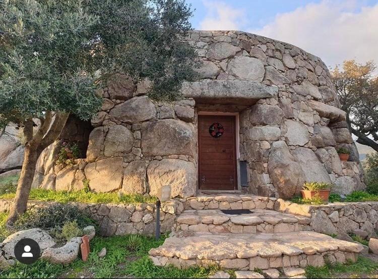 Il Nuraghe Del Lago Coghinas Oschiri Buitenkant foto